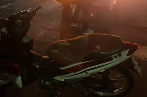 Una adolescente resultó herida tras el despiste de una motocicleta en la Costanera de Posadas imagen-3