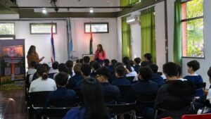 El encuentro de “Del escritor al lector” se vivió en la sede de la Biblioteca Sarmiento, en el marco de las actividades por su 80° aniversario. imagen-70