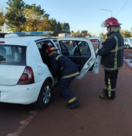 Un hierro salió despedido de un camión e impactó contra un vehículo en Oberá: el conductor resultó herido imagen-5