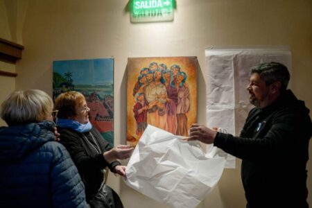 En la reapertura del Centro de Interpretación Jesuítico Guaraní de San Ignacio Miní, Passalacqua destacó que es una «experiencia inmersiva, tecnológica, que permite introducirse en ese histórico universo» imagen-11