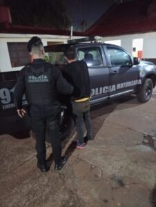 Intentó robar la moto de un vecino y fue reducido por un policía de franco en Oberá imagen-73