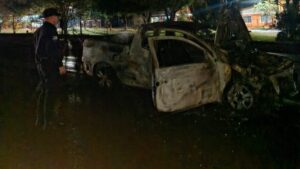 Wanda: tres personas hospitalizadas tras un choque sobre la Ruta 12 y una camioneta incendiada imagen-2