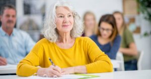 "Desde que voy a la universidad no me tomo ni una sola pastilla": cómo es volver a clases después de los 60, 70 u 80 años imagen-3