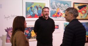 Historias humanas y arte emergente en la vibrante +Feria de Santa Fe imagen-3