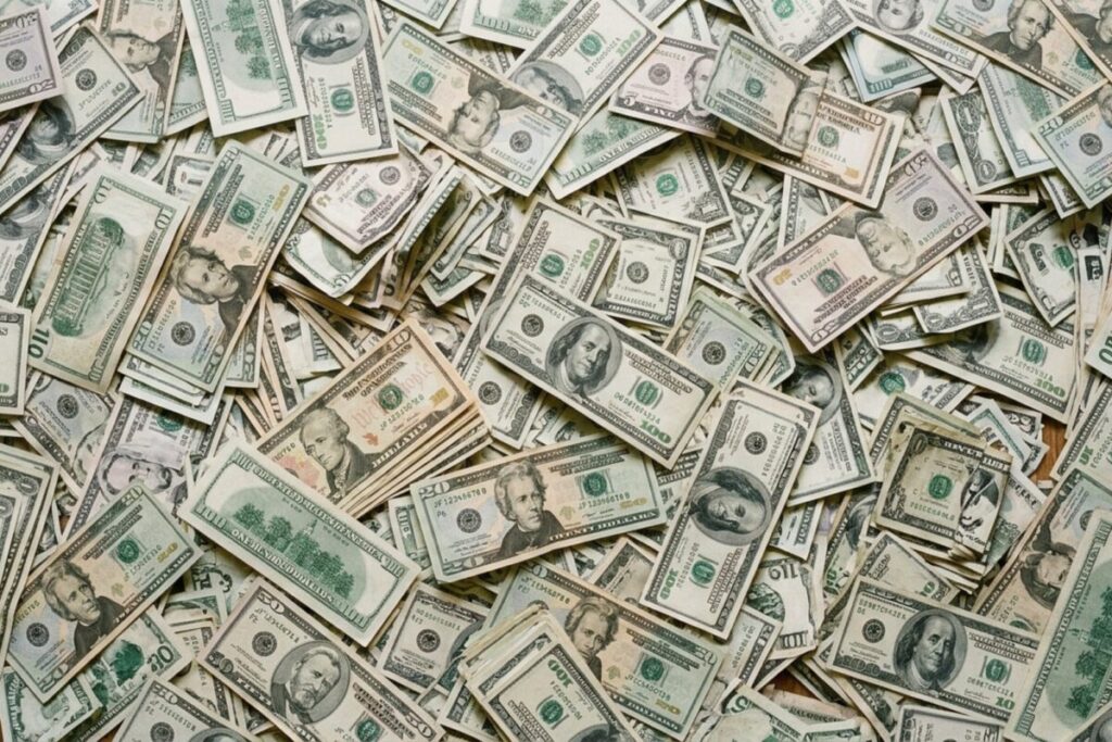 Dólar hoy y dólar blue hoy, precio en vivo: el dólar oficial bajó y cotiza a $1415 imagen-5