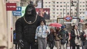 5 meses después de estrenarse en cines, llega a Prime Video el retorno más inesperado de un fenómeno inimitable imagen-3