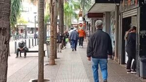 Nuevas aperturas comerciales reactivan el centro posadeño y generan puestos de trabajo Nuevas aperturas comerciales reactivan el centro posadeño y generan puestos de trabajo imagen-2