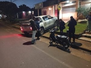 Posadas | Dos personas resultaron lesionadas tras el choque entre una camioneta y una moto Posadas | Dos personas resultaron lesionadas tras el choque entre una camioneta y una moto imagen-7