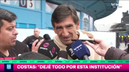 Costas rompió el silencio tras ser echado en Racing y cruzó a Milito: «Me sorprendió…» – TyC Sports Costas rompió el silencio tras ser echado en Racing y cruzó a Milito: "Me sorprendió..." - TyC Sports imagen-6