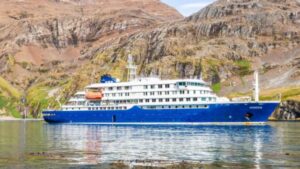 Un crucero con tres muertos por hantavirus sigue sin poder desembarcar en Cabo Verde imagen-2