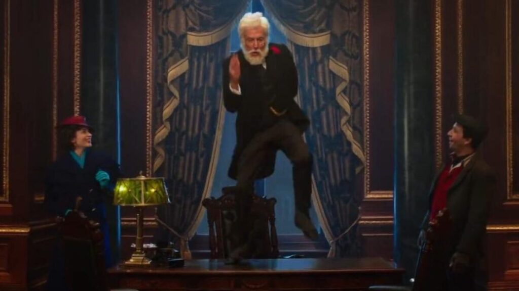 Tiene 100 años y sigue en activo: hace 3 años, la leyenda de Hollywood bailó en un espectáculo en directo y, a los 92 años, rodó escenas de baile sin doble imagen-4