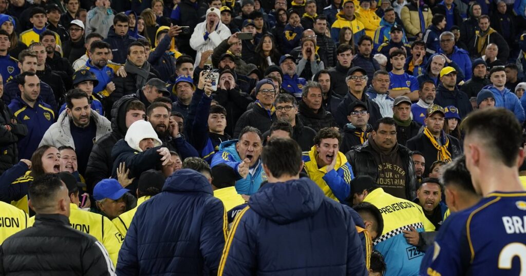 La Bombonera habló: "Que se vayan todos" y "la Comisión..." imagen-5