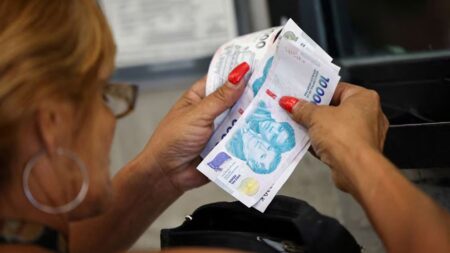 Por los recortes de Nación: en Entre Ríos analizan vender vehículos y terrenos municipales para pagar aguinaldos imagen-118