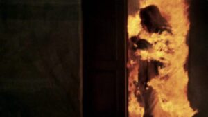Es, sencillamente, una historia demasiado inmensa para un cine: esta miniserie es una cumbre personal de su director imagen-3