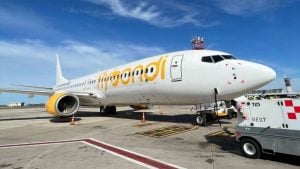 Familias turistas varados en el aeropuerto de Iguazú denuncian cancelaciones y falta de respuestas de Flybondi: “Estamos desamparados completamente” imagen-4