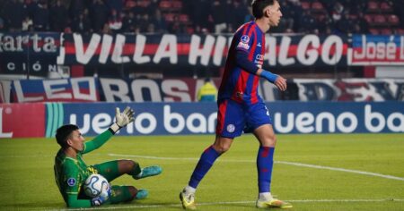 Auzmendi, tras la eliminación de San Lorenzo: del "teníamos todo para ser primeros" al "fue una noche negra" imagen-13