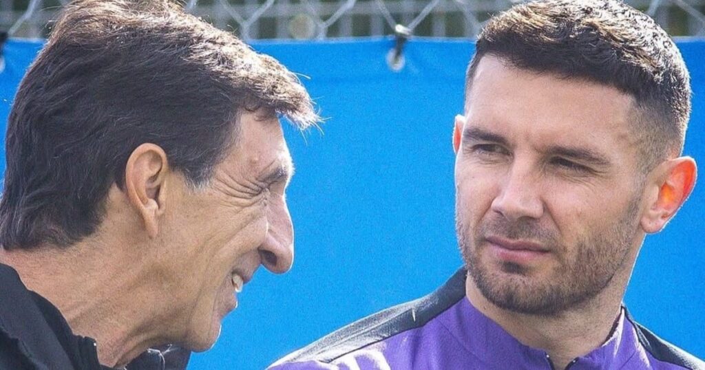 El mensaje de despedida de Maravilla para Costas: «Muchas gracias por confiar en mí, viejo» El mensaje de despedida de Maravilla para Costas: "Muchas gracias por confiar en mí, viejo" imagen-5