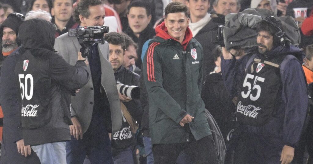 ¿Cuánta plata le entraría a River si venden a Julián Álvarez en 150 millones? ¿Cuánta plata le entraría a River si venden a Julián Álvarez en 150 millones? imagen-38
