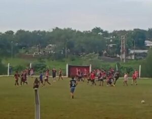 Un jugador de fútbol internado tras recibir una patada en la cabeza y sufrir fractura de cráneo imagen-72
