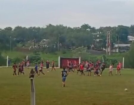 Un jugador de fútbol internado tras recibir una patada en la cabeza y sufrir fractura de cráneo imagen-116