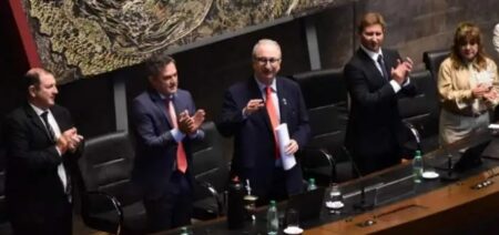 Passalacqua abrió el período legislativo en un tono moderado, enfocado en la gestión, el equilibrio fiscal y el contexto económico nacional. imagen-8