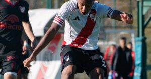 Tiene raíces nigerianas, fue convocado por Coudet y podría debutar en River imagen-1