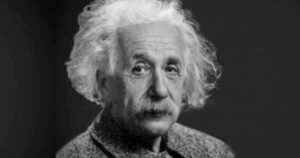 Qué significa la cita del día atribuida a Albert Einstein: «Hay dos formas de vivir la vida: una como si nada fuera un milagro, la otra como si todo lo fuera» Qué significa la cita del día atribuida a Albert Einstein: "Hay dos formas de vivir la vida: una como si nada fuera un milagro, la otra como si todo lo fuera" imagen-2