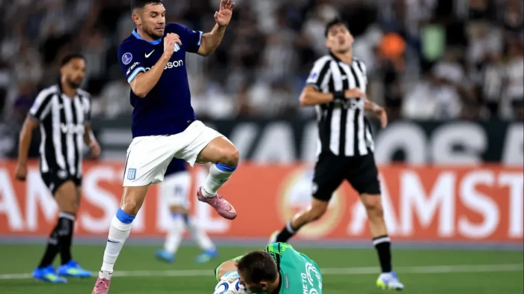 Racing perdió con Botafogo y quedó al borde de la eliminación en la Copa Sudamericana: repasá lo mejor - TyC Sports imagen-39