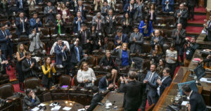 Los tucumanos de Osvaldo Jaldo le dieron el quórum al Gobierno para bloquear la interpelación de Adorni imagen-4
