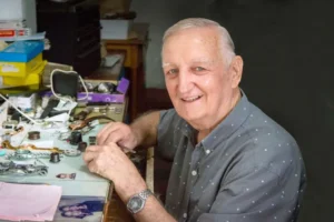 Miguel Bocian, el hombre que repara el tiempo  imagen-2