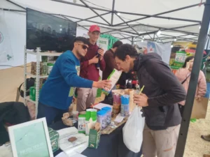 Pequeñas marcas yerbateras misioneras abrieron nuevos mercados en Expo Mate imagen-3