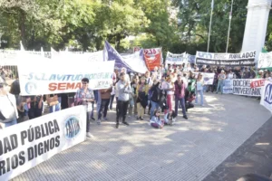 Masiva Marcha Federal en defensa de la educación pública en Misiones imagen-2