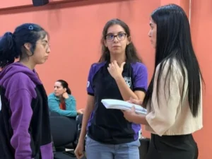 Alumnos de los últimos años de escuelas secundarias de Iguazú recibieron los "Rece Bono" imagen-2