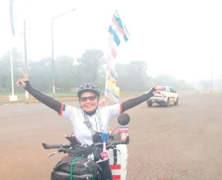 Culminó su travesía en bici tras recorrer Sudamérica imagen-14