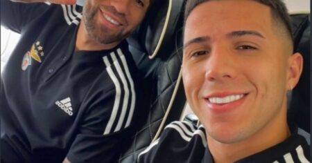 La reacción de Enzo Fernández en las redes para celebrar la llegada de Otamendi a River imagen-10