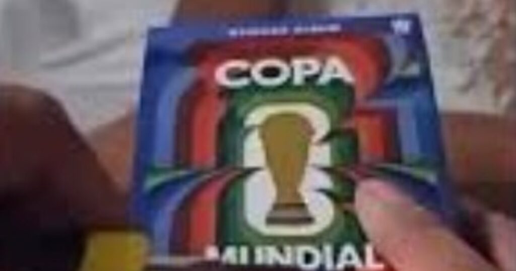 Compró una caja con figuritas del Mundial y al abrirla se encontró con una terrible sorpresa imagen-4