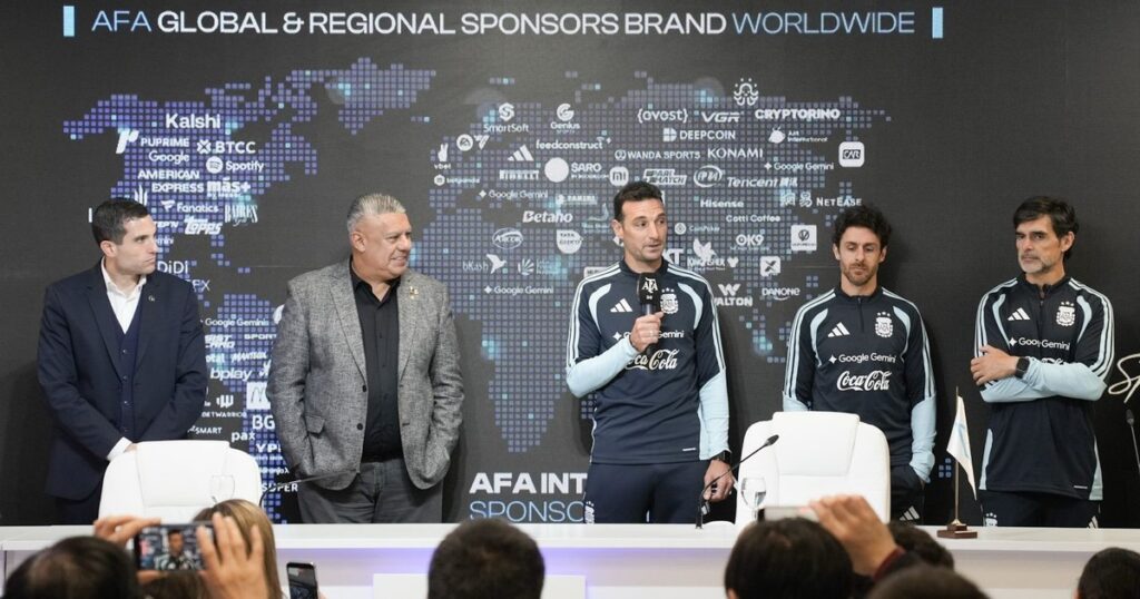 La Selección, los sponsors y el agradecimiento de Scaloni imagen-5