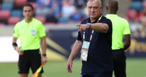Curazao ya hace historia: tendrá al entrenador más longevo en dirigir un Mundial imagen-2
