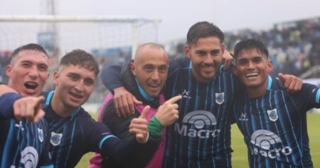 Gimnasia de Jujuy trepó a la punta y profundizó la crisis de Temperley imagen-9