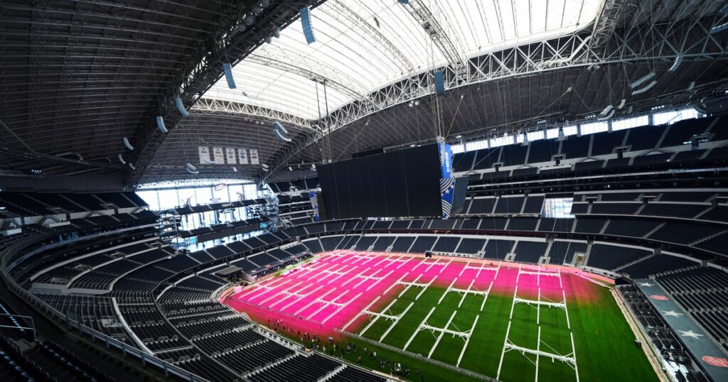Pasto (natural) para las fieras: Dallas, sede de dos partidos de la Selección Argentina en el Mundial, presentó las modificaciones en su estadio imagen-43