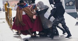Crisis en Bolivia: saqueos y vandalismo en las protestas para exigir la renuncia del presidente imagen-1