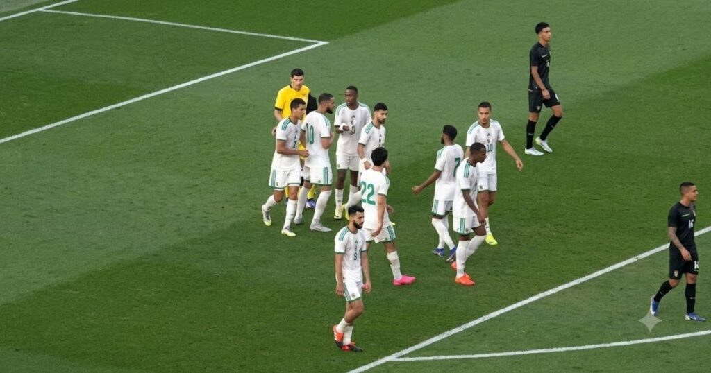 Argelia le gana a Bolivia a 300 metros del hotel de Argentina: el video del 1-0 imagen-4