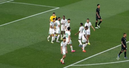 Argelia le gana a Bolivia a 300 metros del hotel de Argentina: el video del 1-0 Argelia le gana a Bolivia a 300 metros del hotel de Argentina: el video del 1-0 imagen-22