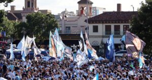La marea argentina ya se siente en el Mundial 2026: banderazo masivo en Kansas City antes del debut imagen-3