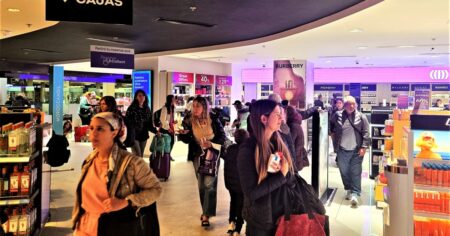 El Gobierno habilitó la instalación de free shops en pasos de frontera terrestres imagen-5