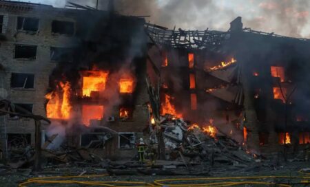 Rusia lanzó misiles contra Kiev: al menos 13 personas murieron y otras 100 resultaron heridas imagen-8