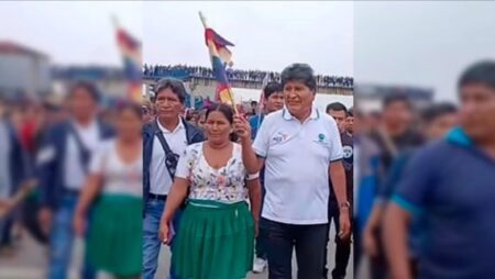Evo Morales encabezó una marcha para pedir la renuncia de Rodrigo Paz imagen-7