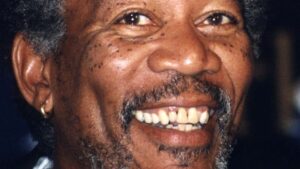 Morgan Freeman (89): "Hay un dicho sobre la vejez: '¡Mantente activo!', y lo que dice Clint Eastwood: 'No dejes que el viejo te venza" imagen-113