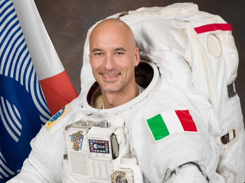 Luca Parmitano, piloto de la misión Artemis III al ser presentado: “Espero tener algo italiano en el menú” Luca Parmitano, piloto de la misión Artemis III al ser presentado: “Espero tener algo italiano en el menú” imagen-5