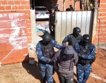 Capturaron a un narcocriminal en Iguazú con más de cinco kilos de cocaína, hachís, tusi y marihuana valuados en 100 mil dólares imagen-55
